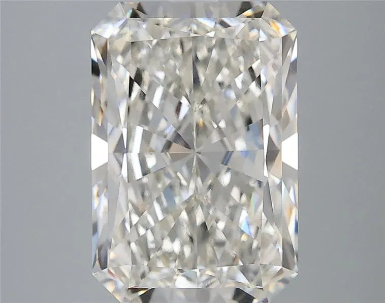 4.03ct Radiant Lab Grown Diamond (Colour H, Clarity VVS2, IGI Certified)