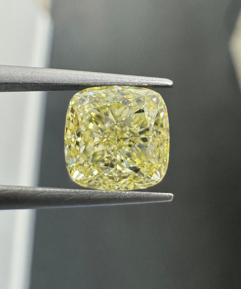 Cushion brilliant 2.02ct Fancy Yellow VS2 GIA #5234271036